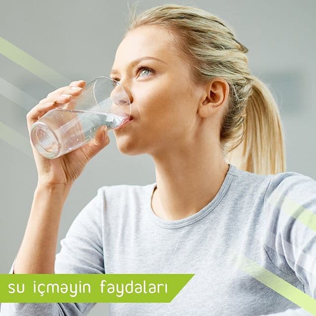 Ac qarnına su qəbul etməyin faydaları